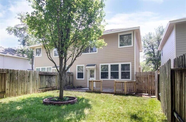 Building Photo - 20330 Roble Green Trl
