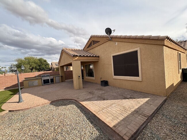 Building Photo - Vail School District Beauty with Solar for low electric bills