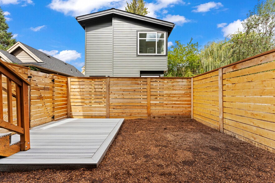 Building Photo - 591 NE Tillamook St