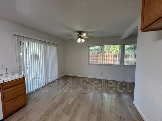 Building Photo - 855 Gaylene Ct
