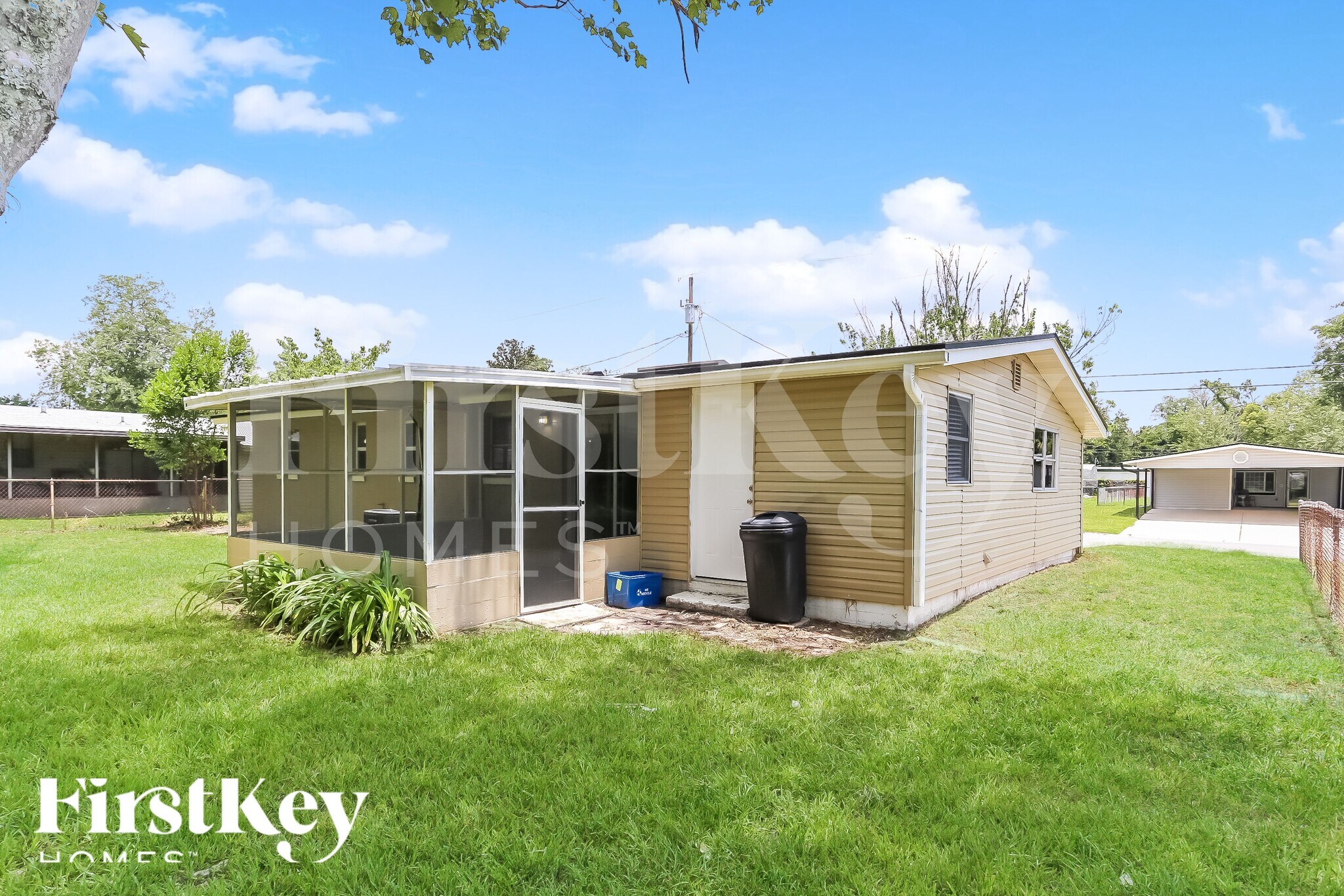 Building Photo - 447 W Clermont Dr