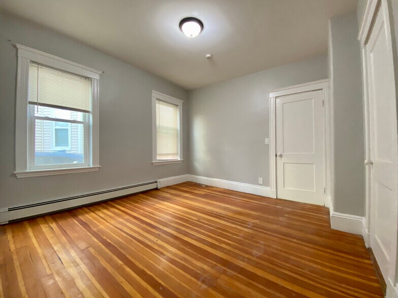 Building Photo - 14 Belknap St