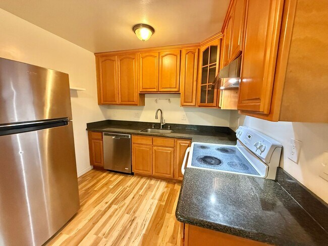 Building Photo - CAMBRIAN - Remodeled upstairs unit - great location near downtown Campbell