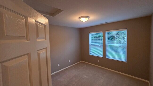 Building Photo - 15600 SW Talus Way