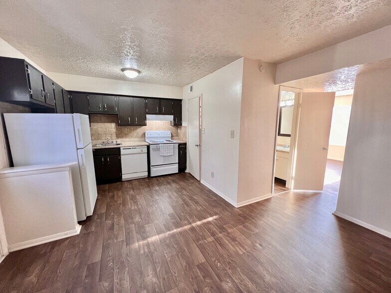 Glenview Apartments 1201 Marlowe Dr Clarksville IN 47129 Apartment