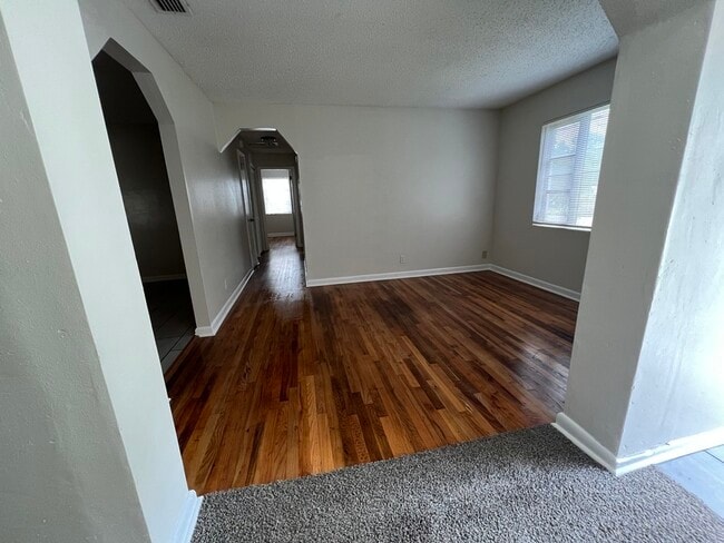 Building Photo - 5551 Dakota Dr