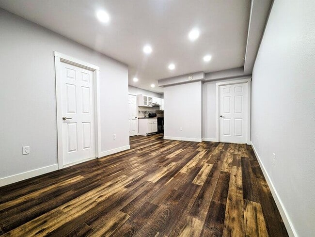 Building Photo - 413 Jefferson St