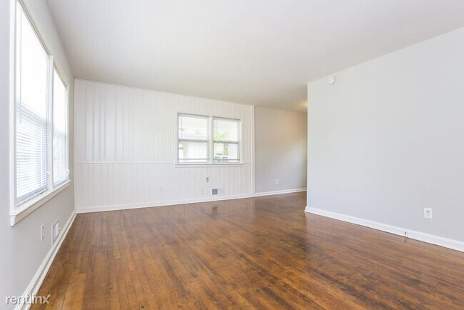 Building Photo - 3 br, 1 bath House - 3235 Bluebird Ln