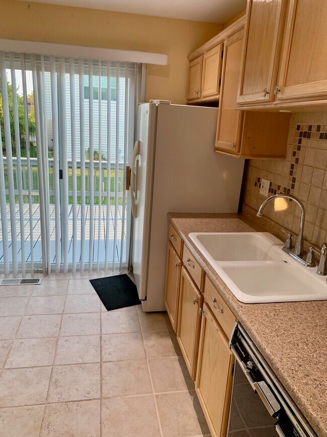 Building Photo - 156 Brookside Dr