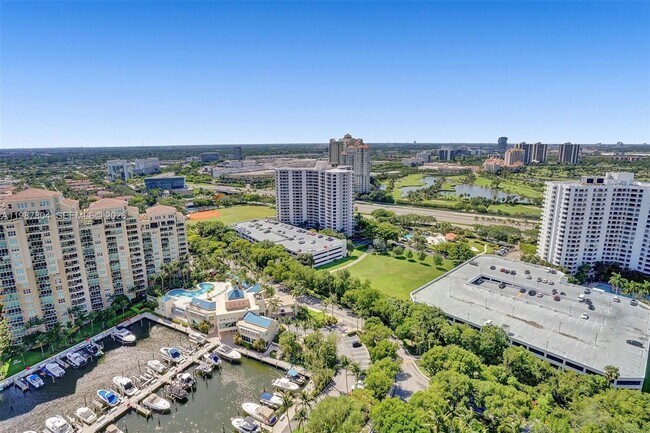 Building Photo - 3370 Hidden Bay Dr