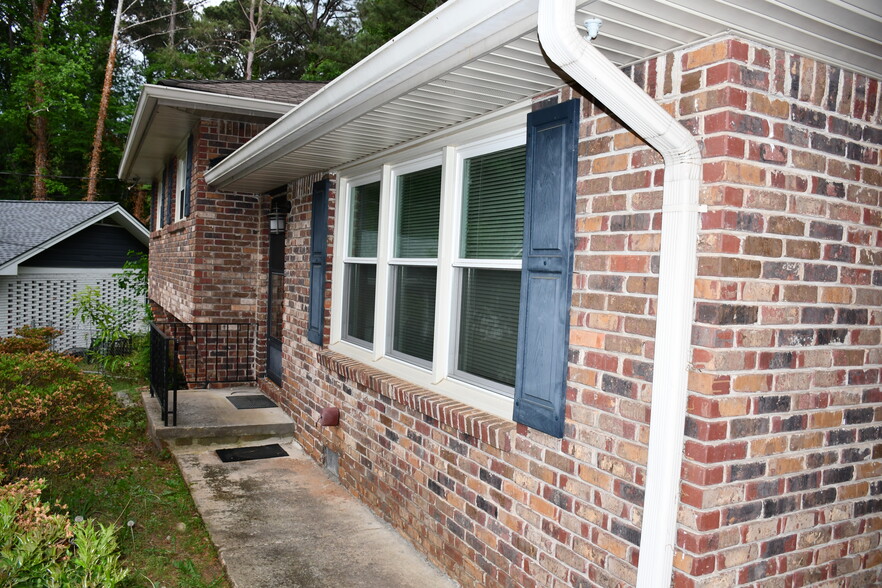 Building Photo - 3561 Montreal Way