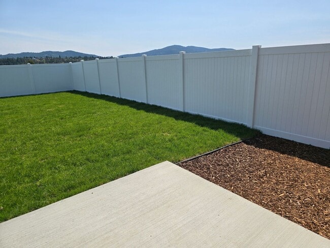 Building Photo - 5190 E Dorado Ave