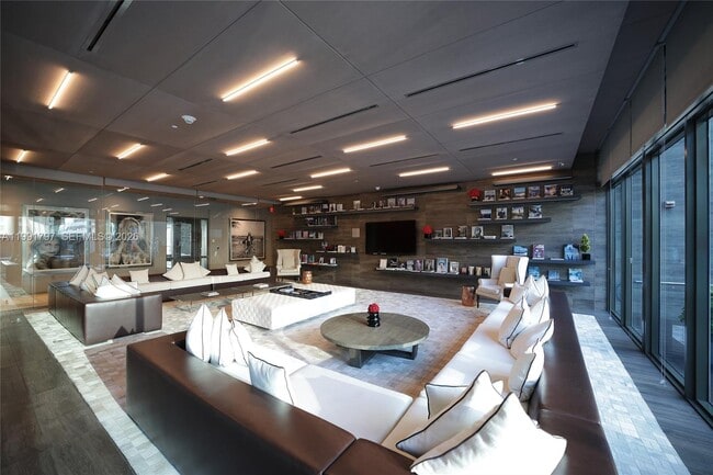 Building Photo - 1080 Brickell Ave