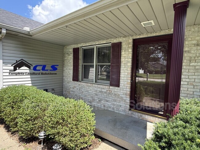 Building Photo - 2972 Kings Ct