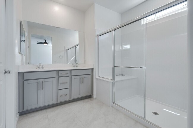 Building Photo - Highly upgraded, spacious, 4 bedroom home ...