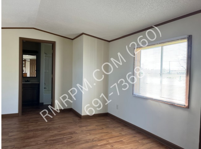 Building Photo - 2065 E Lakeside Dr