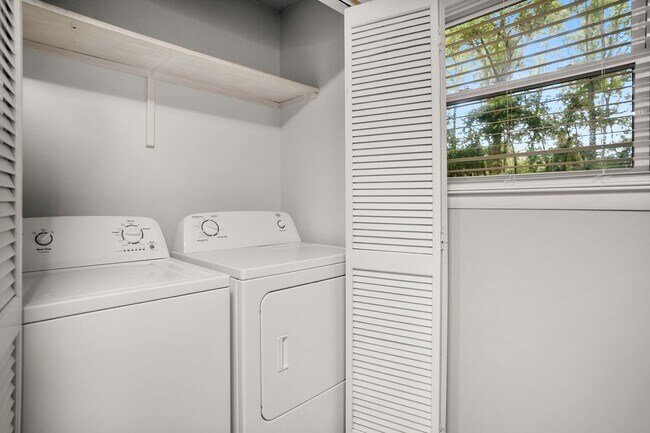 Building Photo - Port Royal SC Rental