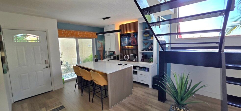 Building Photo - 8715 Cove Ct