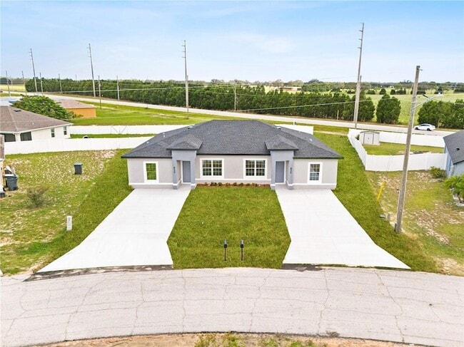 Building Photo - 906 Fraser Dr