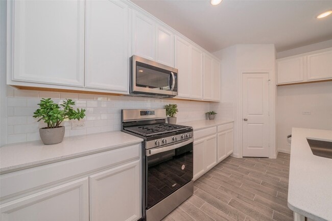 Building Photo - 26883 Ausmas Ln