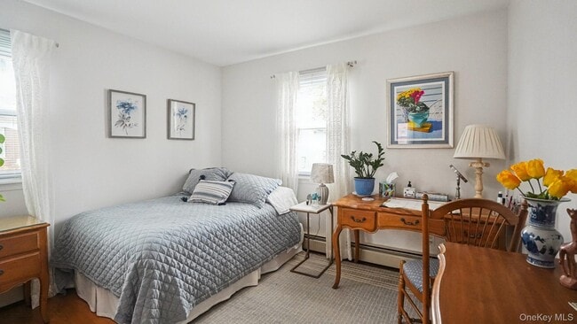 Building Photo - 100 E Sunnyside Ln