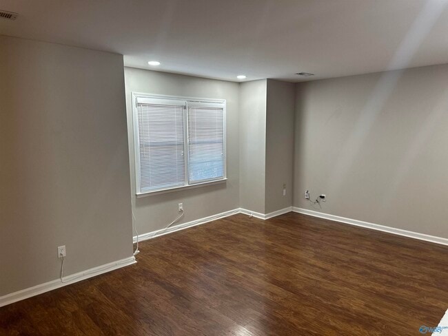 Building Photo - 1536 Four Mile Post Rd SE