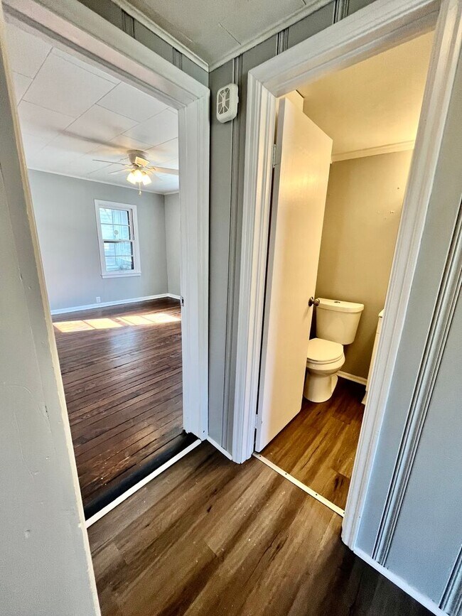 Building Photo - Spacious single family home in Independenc...