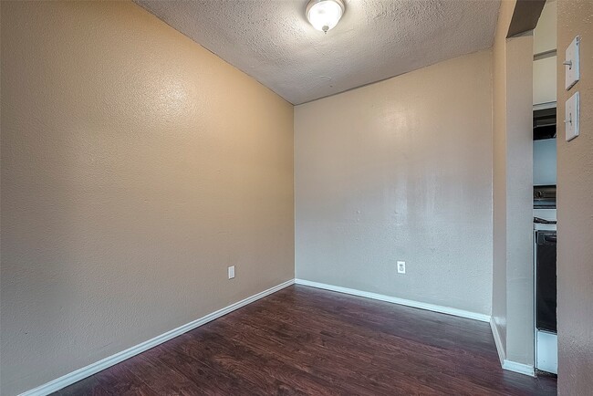 Building Photo - 12655 Ashford Meadow Dr