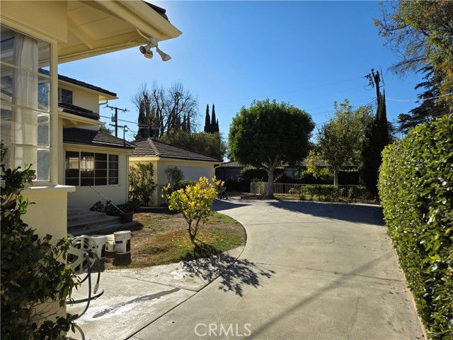 Building Photo - 1365 Bradbury Rd