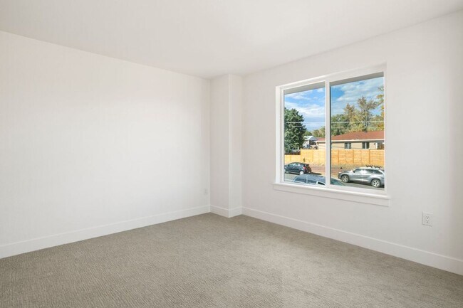 Building Photo - Modern New Construction Duplex in Desirabl...
