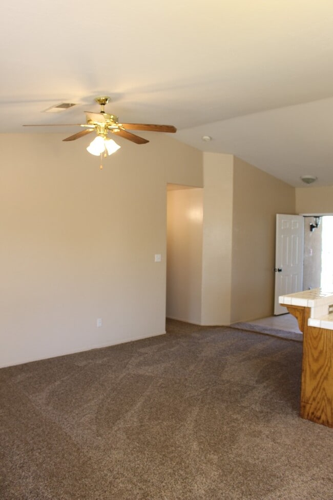 Building Photo - 1327 Clipper Hills Dr