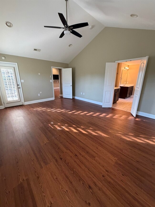 Building Photo - 619 Uniola Dr