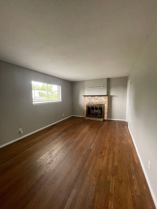 Building Photo - One Month Free!!