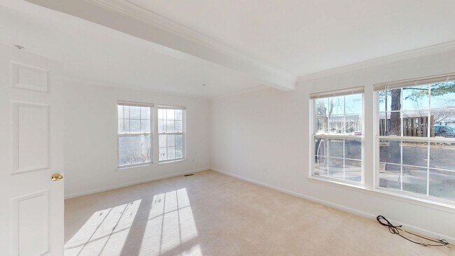 Building Photo - Spacious Family Three Bedroom Townhouse in Damascus! Pets Welcomed & Parking Included!
