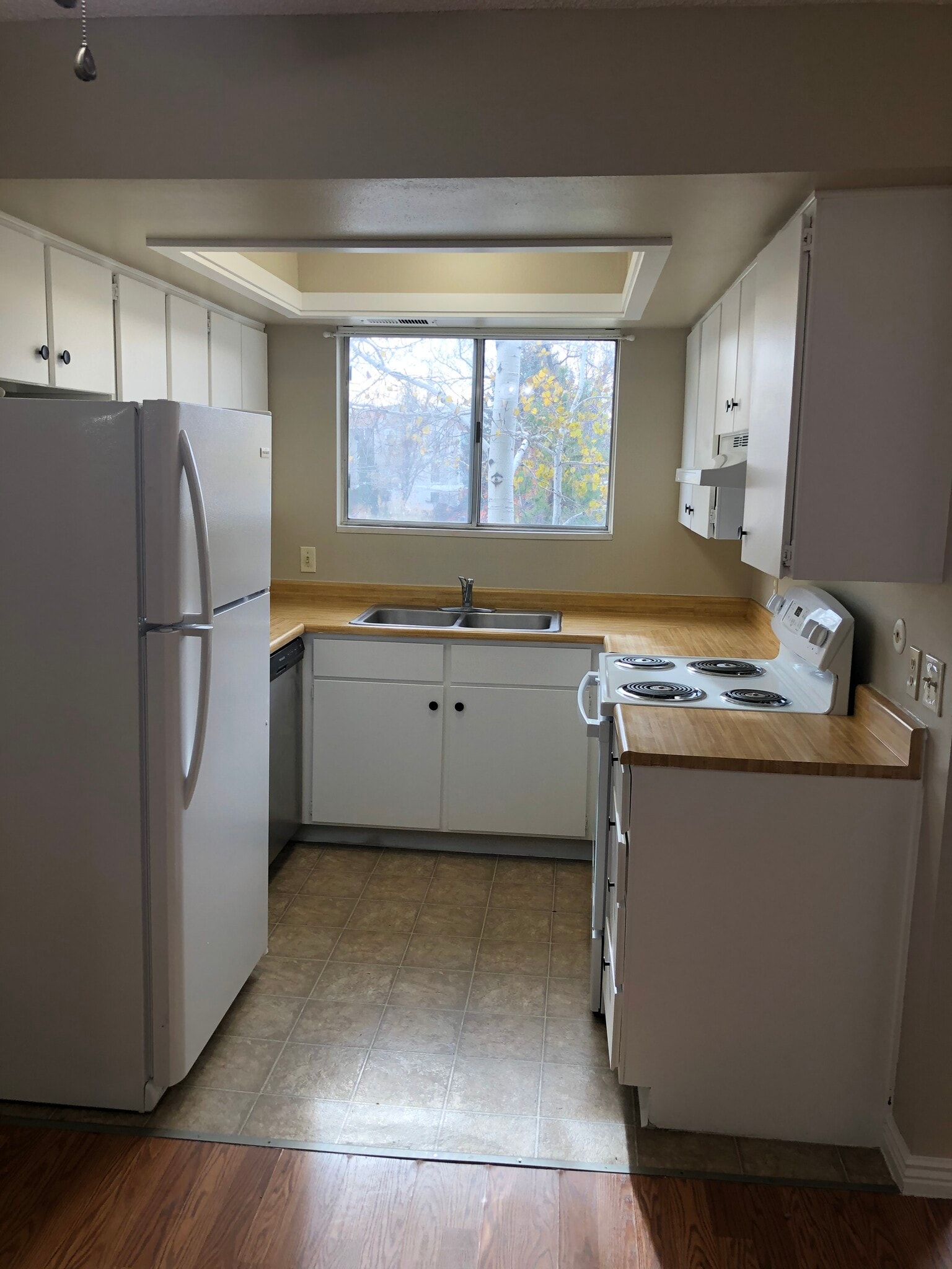 Building Photo - 1080 E Quail Park Dr