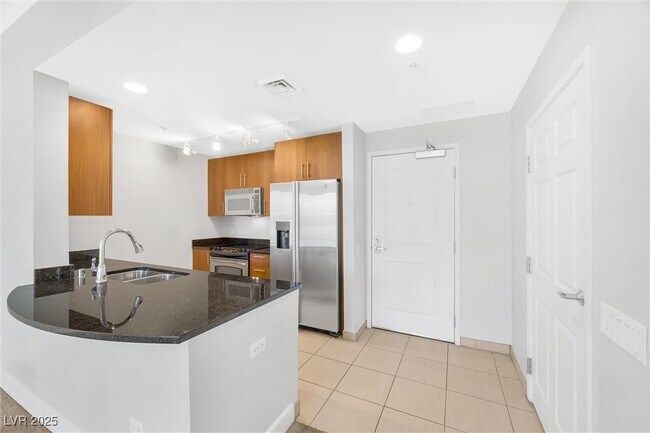 Building Photo - 200 W Sahara Ave