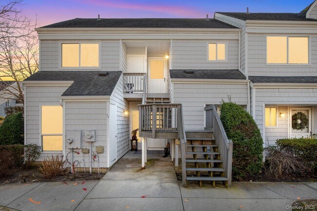 Building Photo - 220 Montauk Hwy