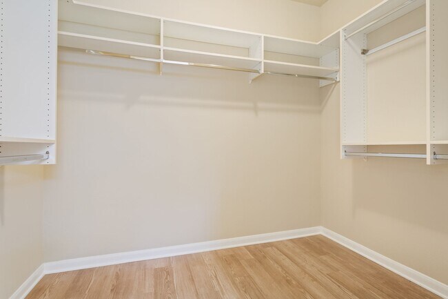 Building Photo - 118 Larkspur Ln