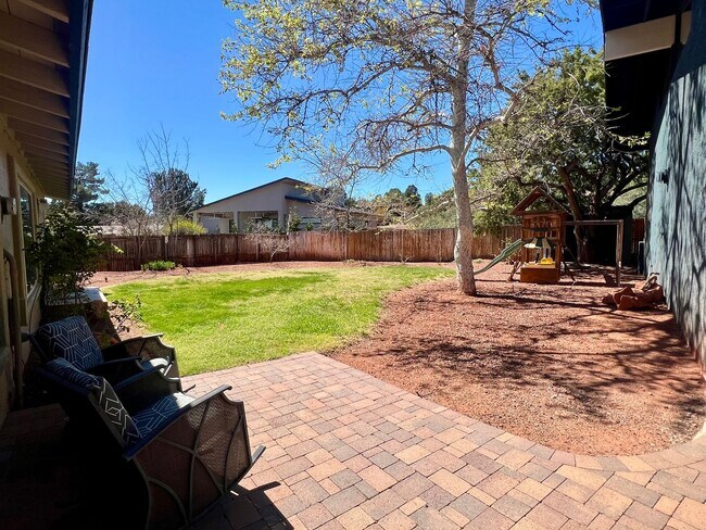 Building Photo - Furnished, 1-Year Long-Term Rental