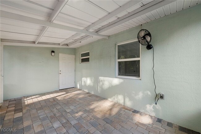 Building Photo - 236 Delray Ave