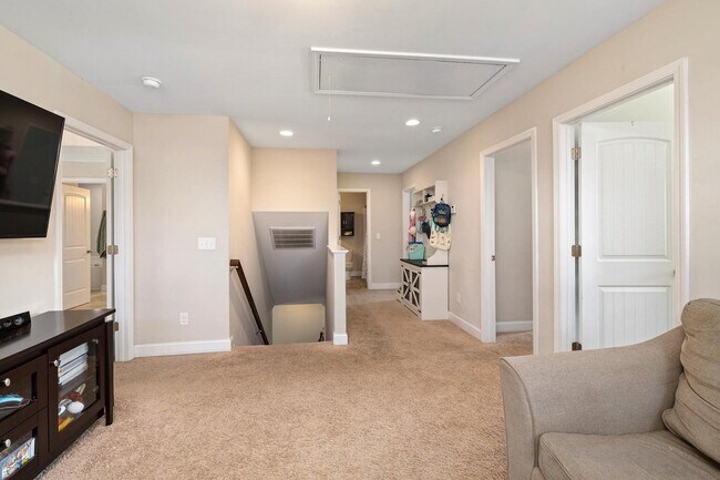 Building Photo - 575 Curlew Cir