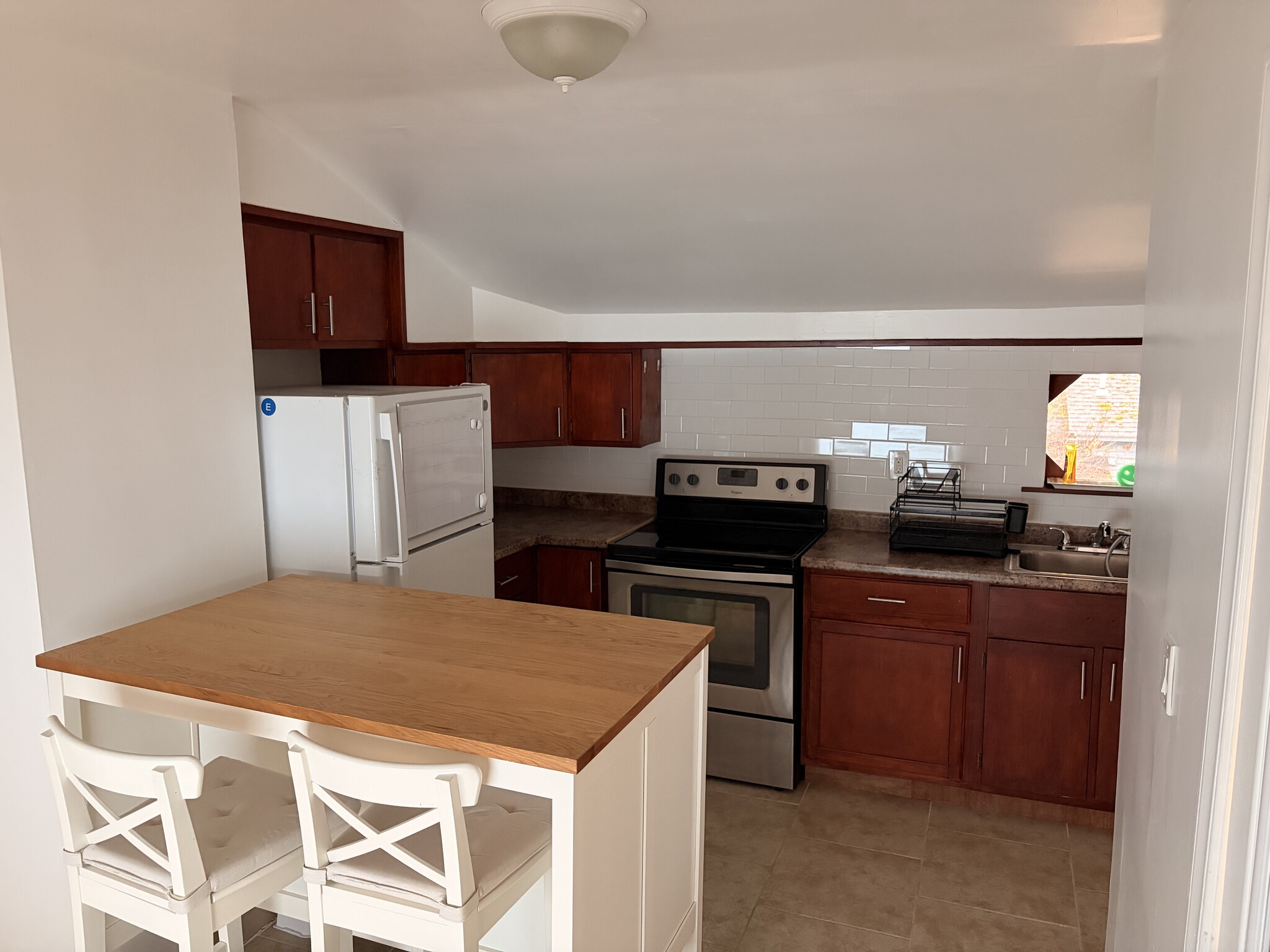 Kitchen - 404 W Clinton St