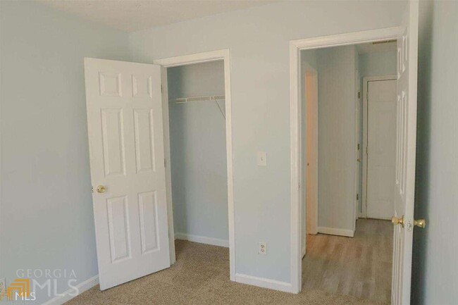 Building Photo - 360 Springbottom Dr SE