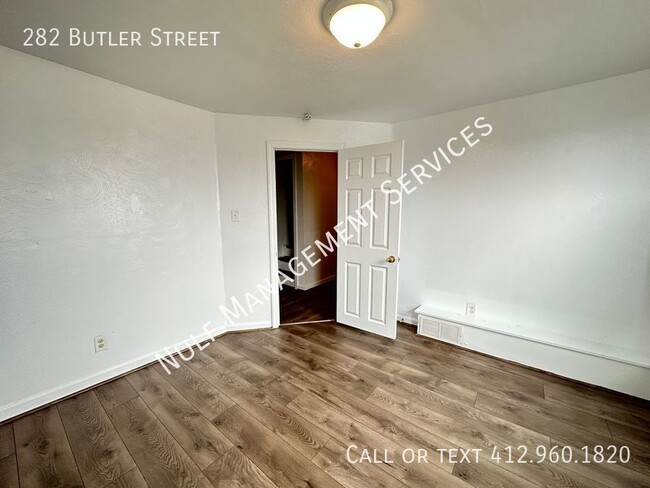 Building Photo - Modern 4 bedroom in Vibrant Downtown Etna