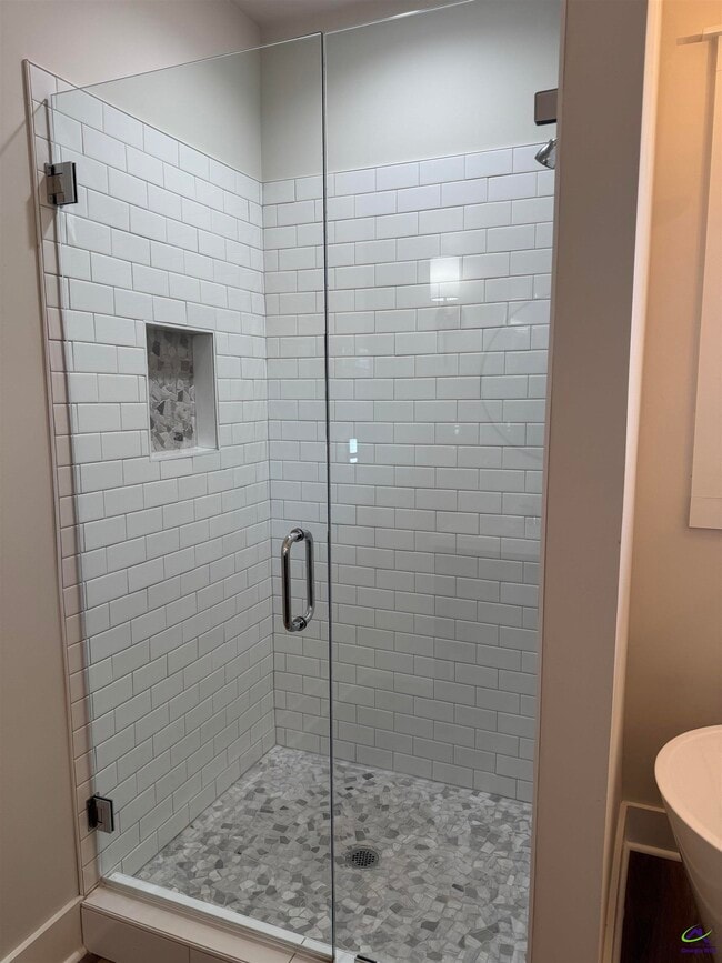 Building Photo - 405 Echo Ln