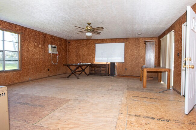 Building Photo - 407 Nugier Ave