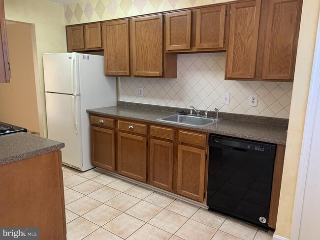 Building Photo - 22319 Mayfield Sq