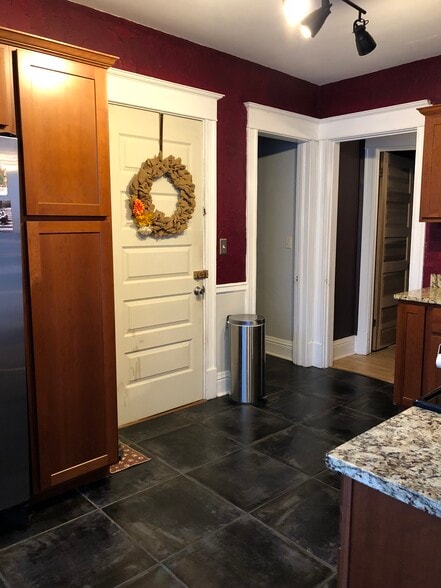 Kitchen - 2119 E Bradford Ave