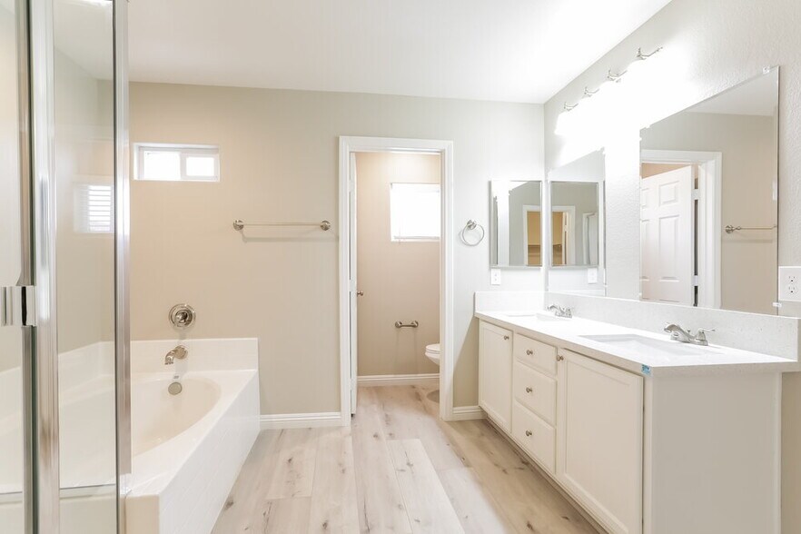 Building Photo - 8273 Oliver Twist Ln
