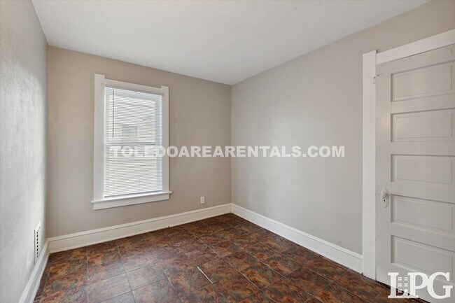 Building Photo - 2907 Rockwood Pl